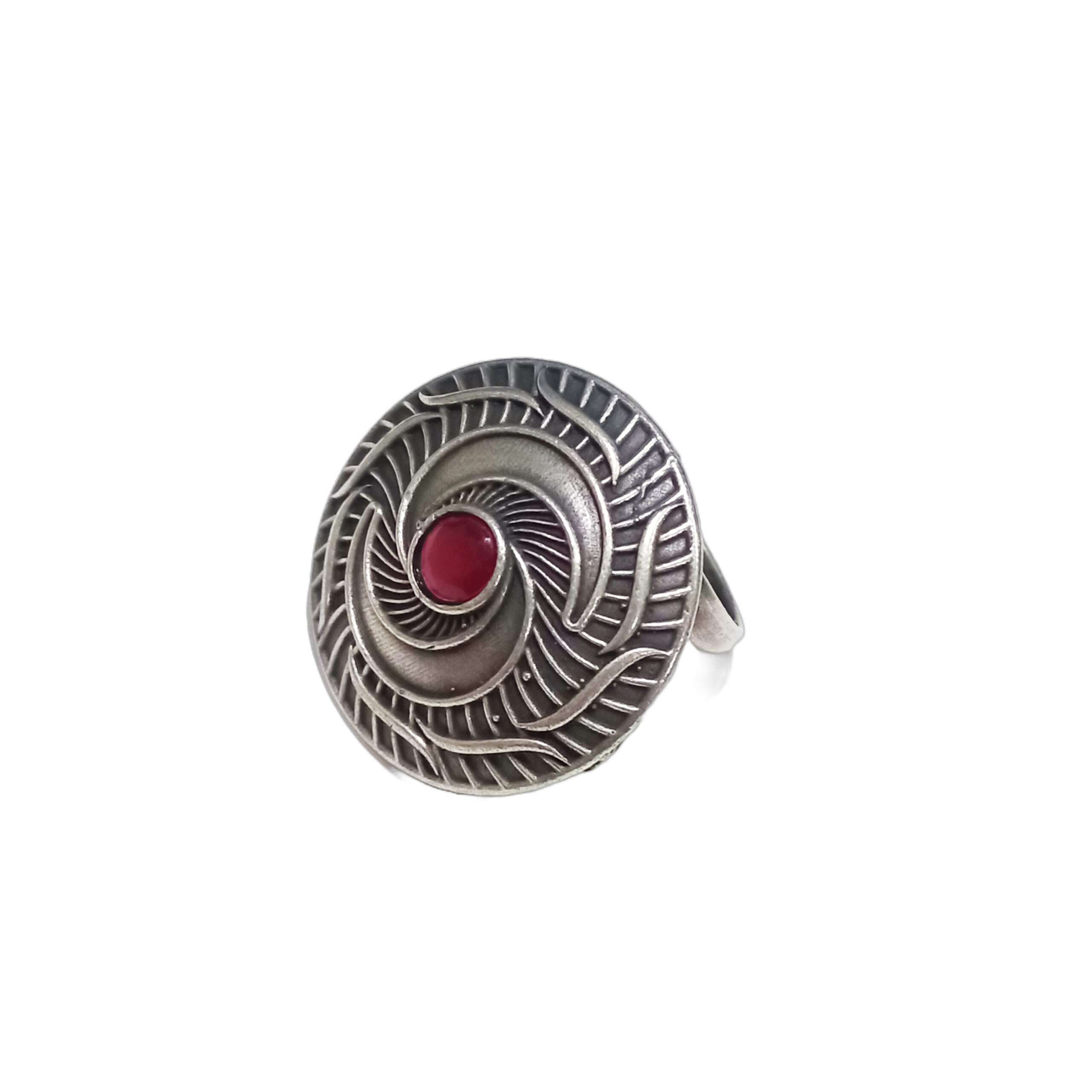 Classic red stone worked finger ring